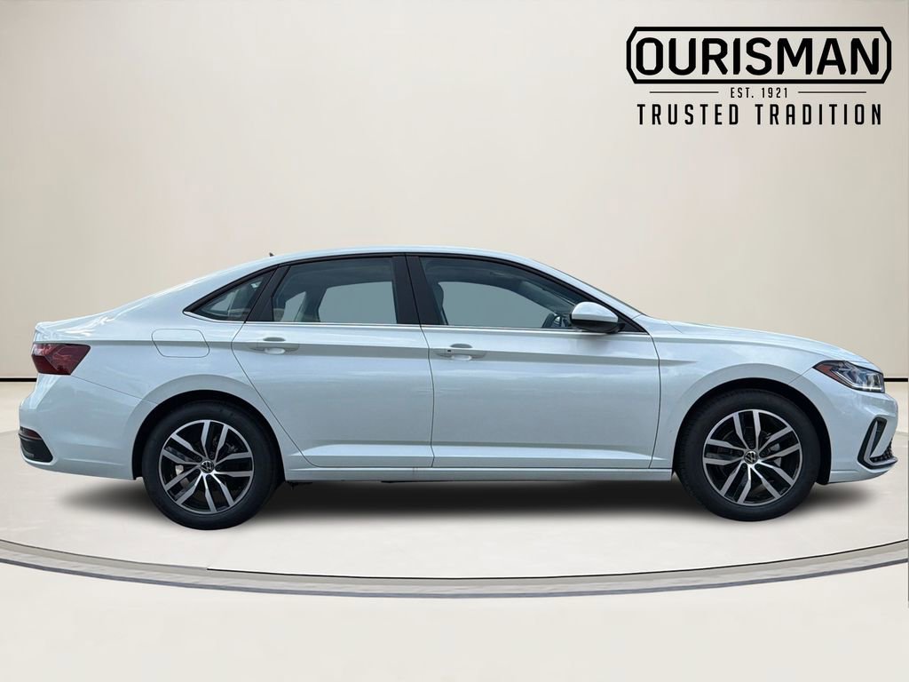 New 2026 Volkswagen Jetta SE FWD image 2