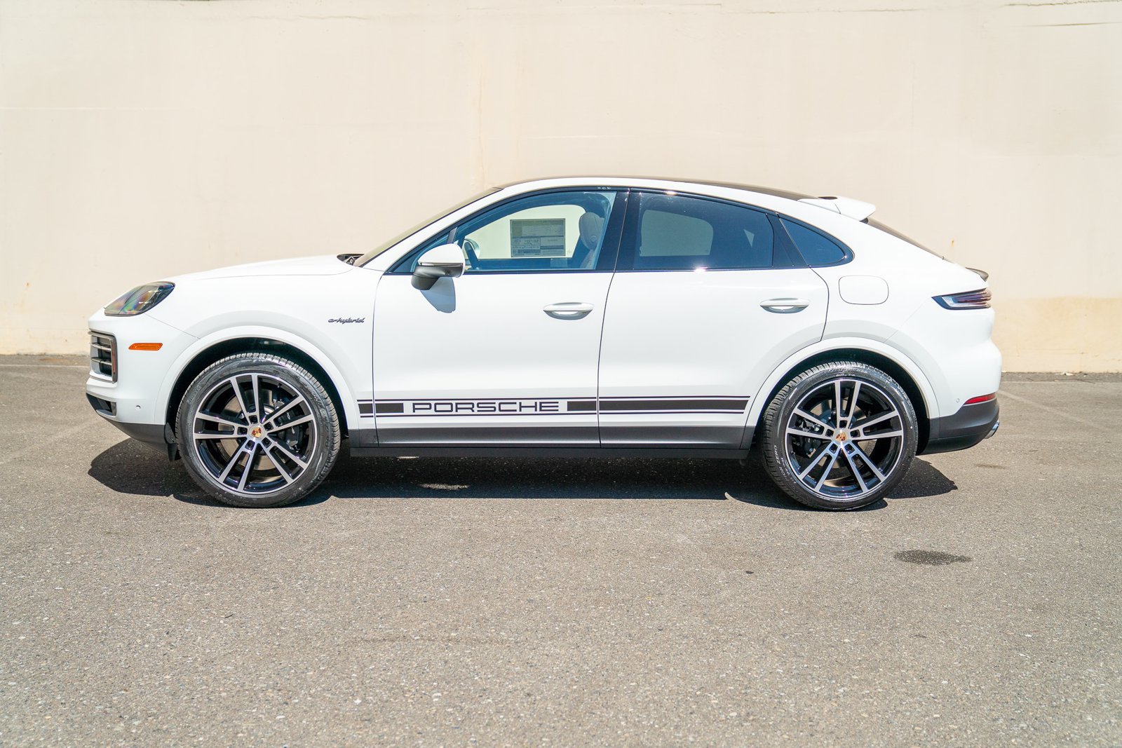 Certified 2025 Porsche Cayenne E-Hybrid Coupe AWD/4WD image 2