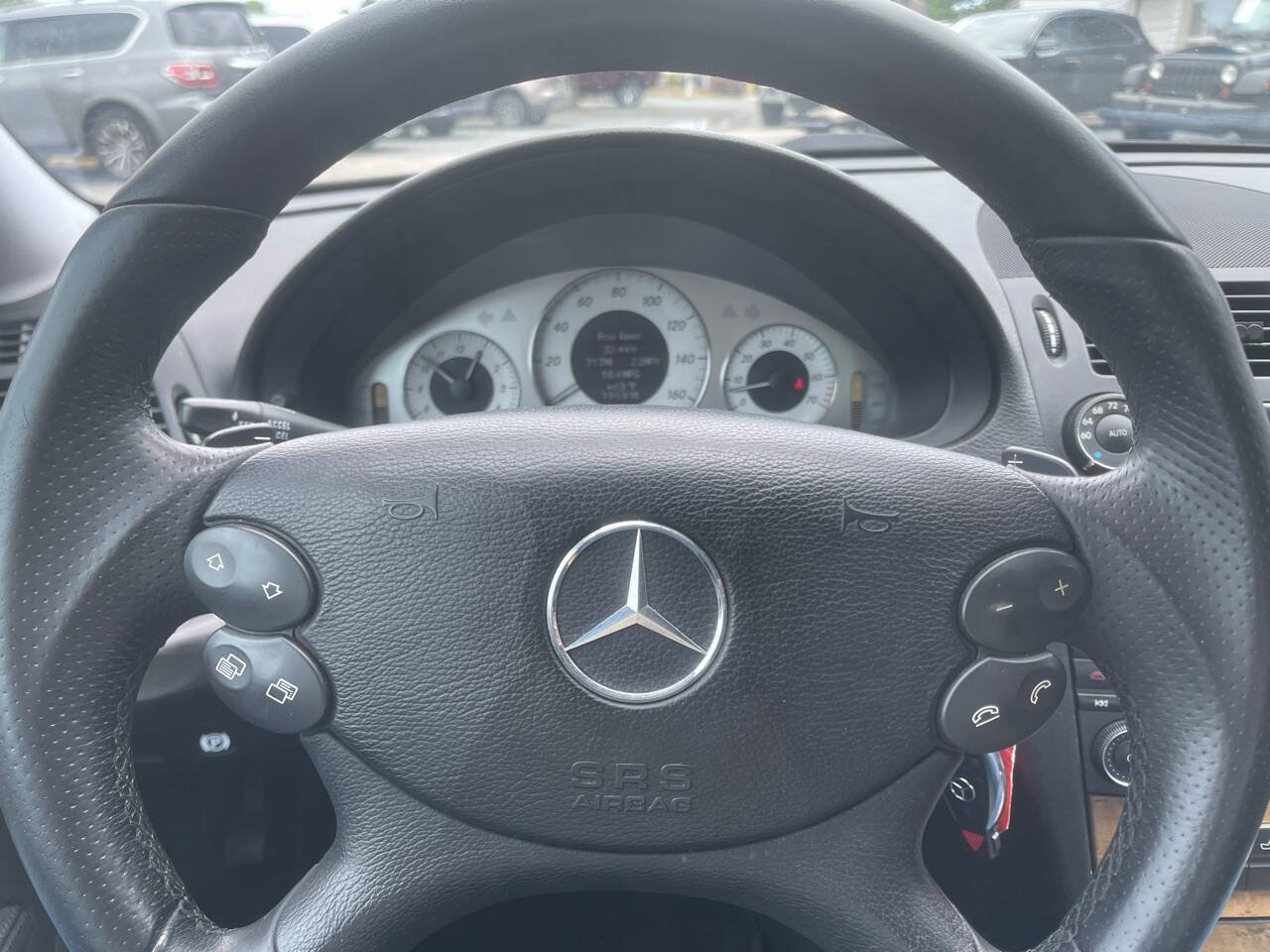 Used 2009 Mercedes-Benz E 350 Sedan image 17