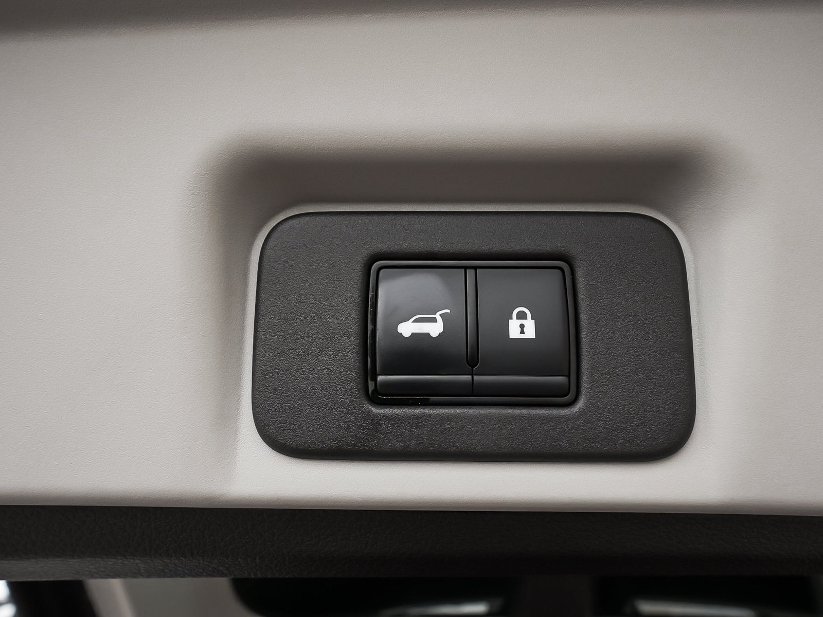 Used 2025 Nissan Ariya AWD image 47