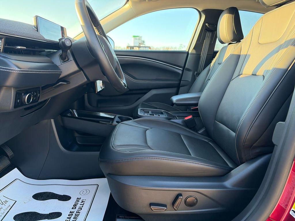 Used 2025 Ford Mustang Mach-E Premium image 17