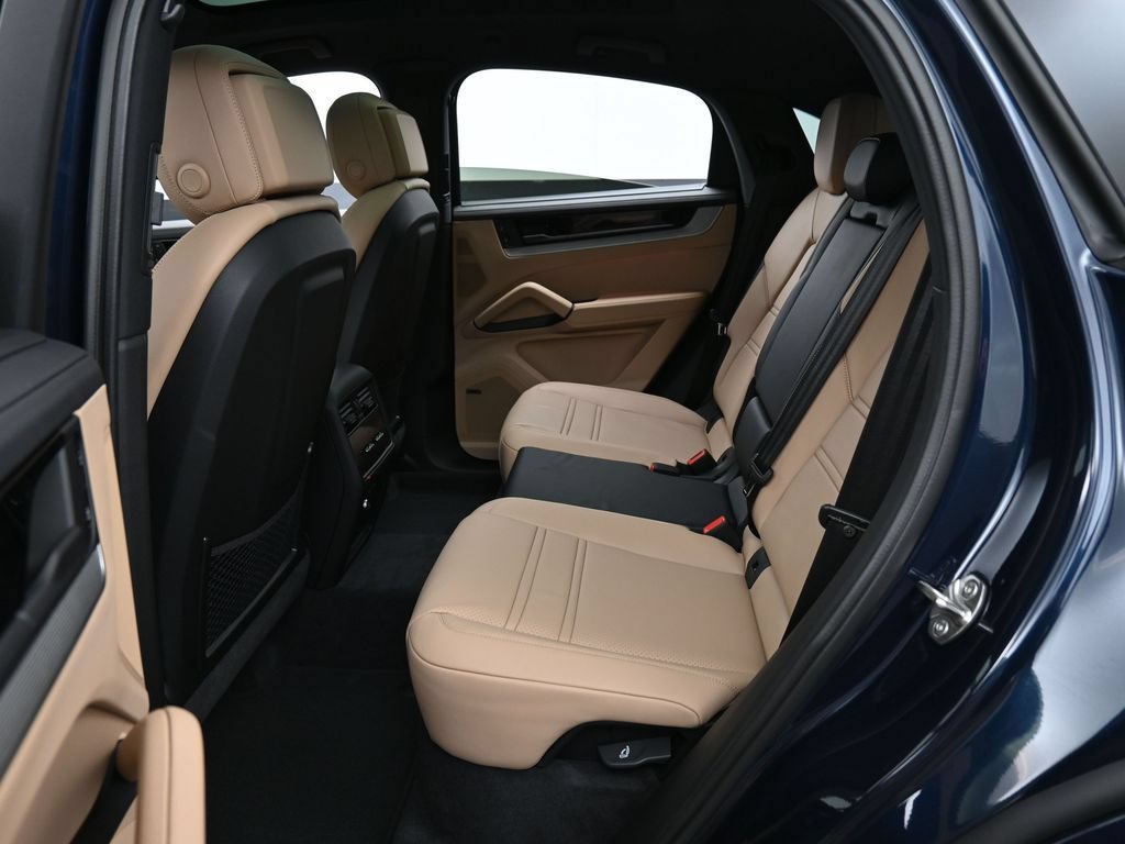 New 2026 Porsche Cayenne E-Hybrid Coupe AWD/4WD image 25