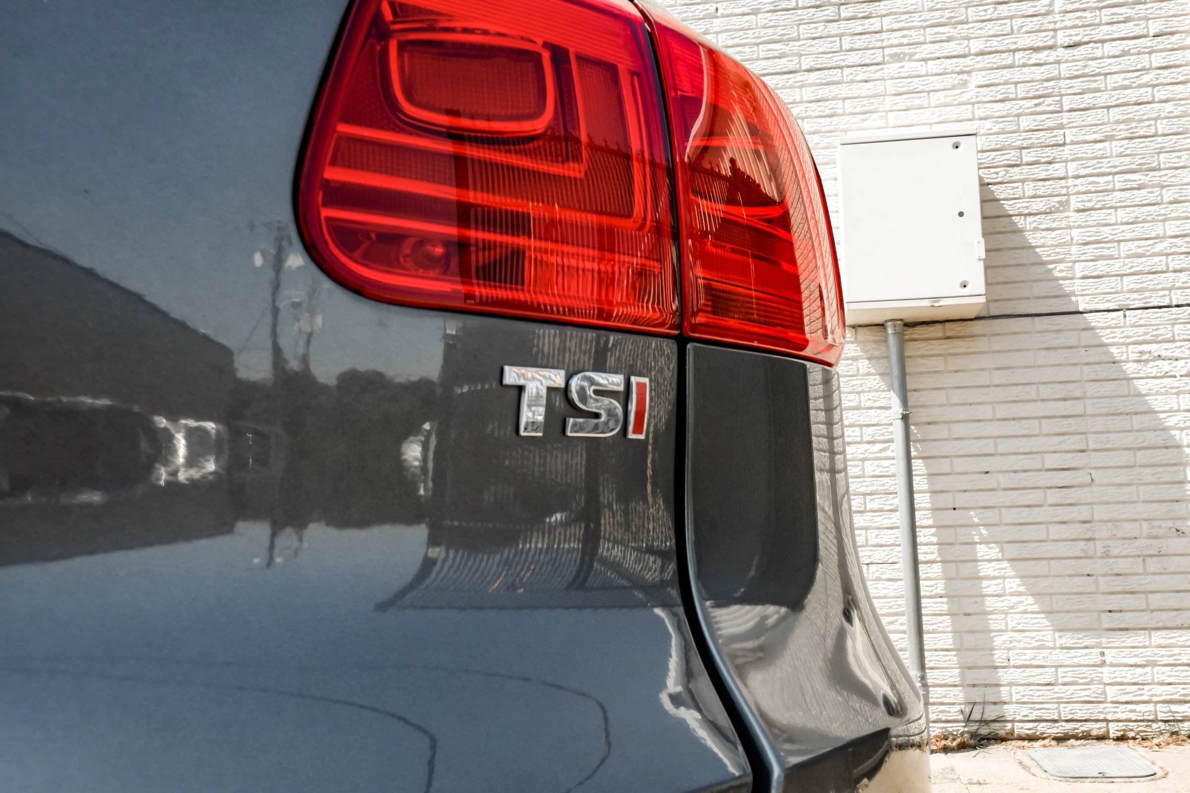 Used 2018 Volkswagen Tiguan Limited w/ Premium Package FWD image 50