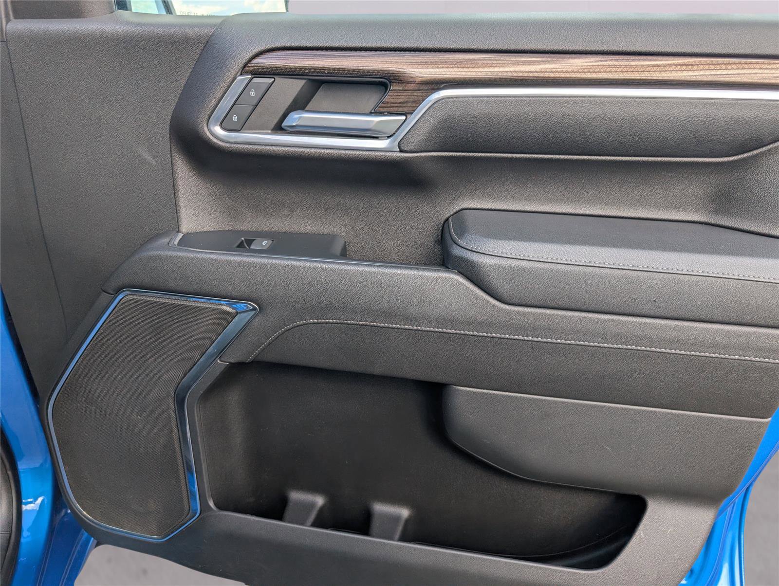 Used 2023 Chevrolet Silverado 1500 LT image 38