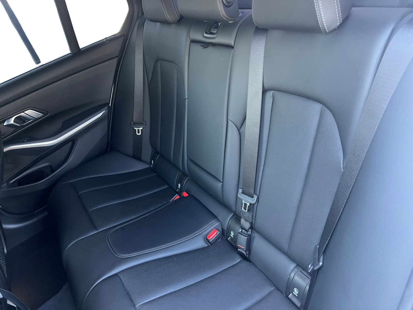 Used 2023 BMW 330i Sedan w/ M Sport Package RWD image 13