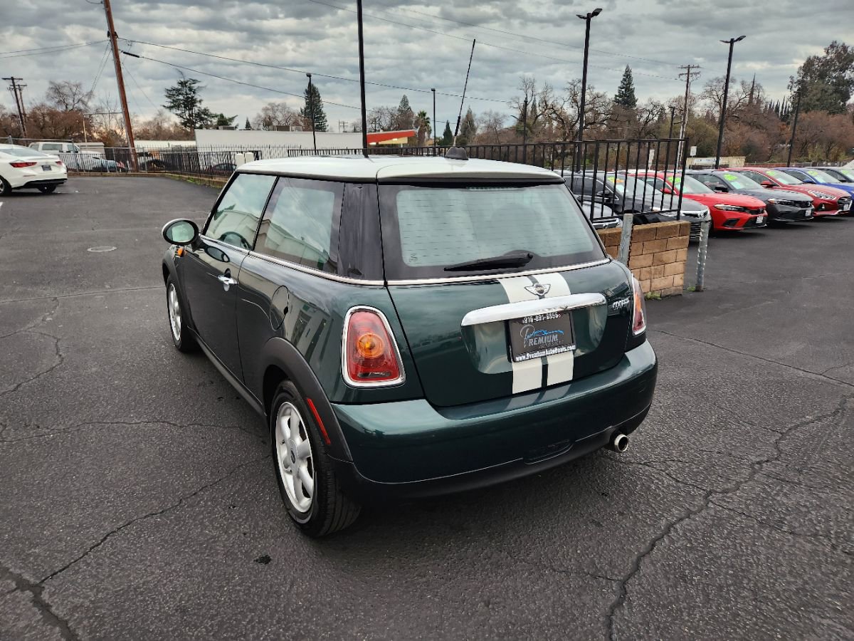 Used 2010 MINI Cooper Hardtop image 3