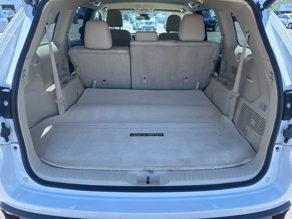 Used 2017 Toyota Highlander Plus AWD/4WD image 33
