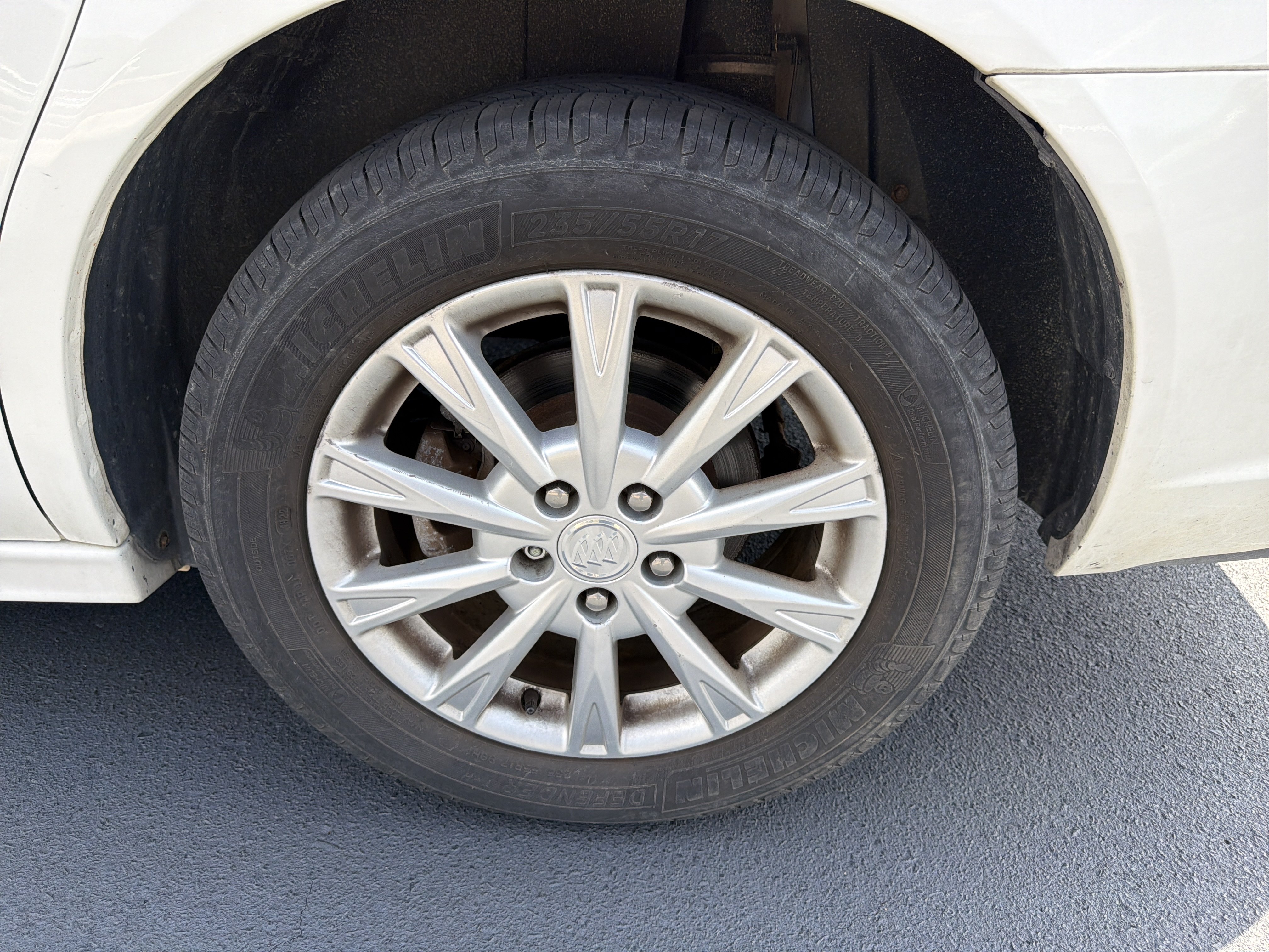 Used 2010 Buick Lucerne CXL FWD image 13