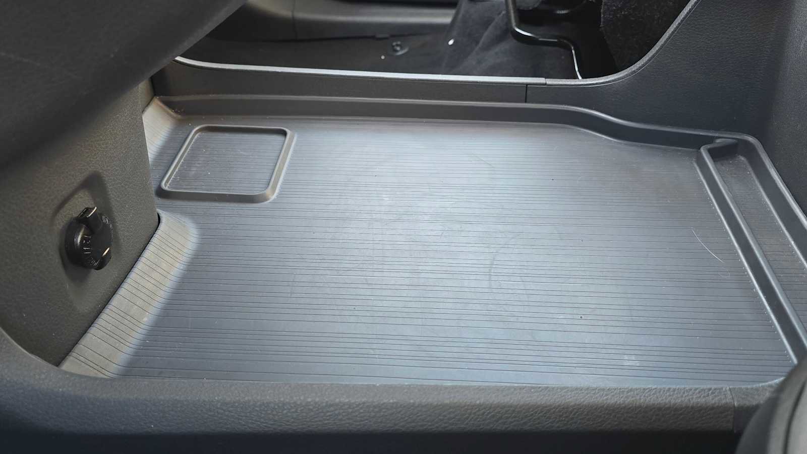 Used 2024 Toyota Sienna LE image 35