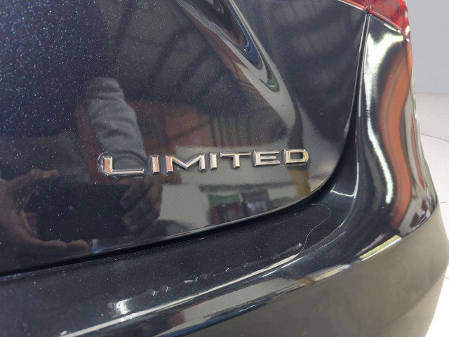 Used 2018 Toyota Avalon Limited image 45