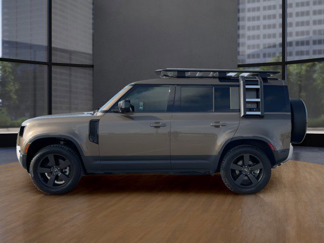 Used 2024 Land Rover Defender 110 S image 2