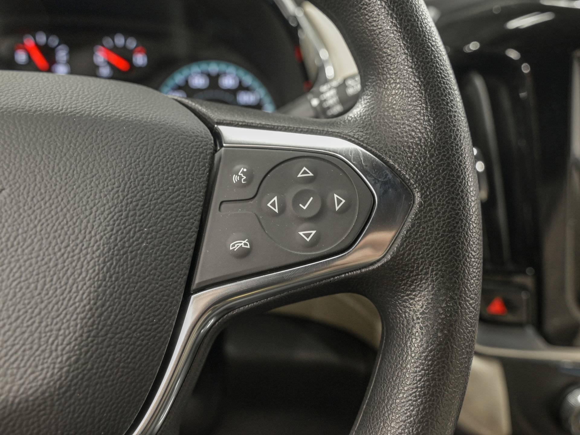 Used 2023 Chevrolet Traverse LS w/ LPO, Floor Liner Package AWD/4WD image 19