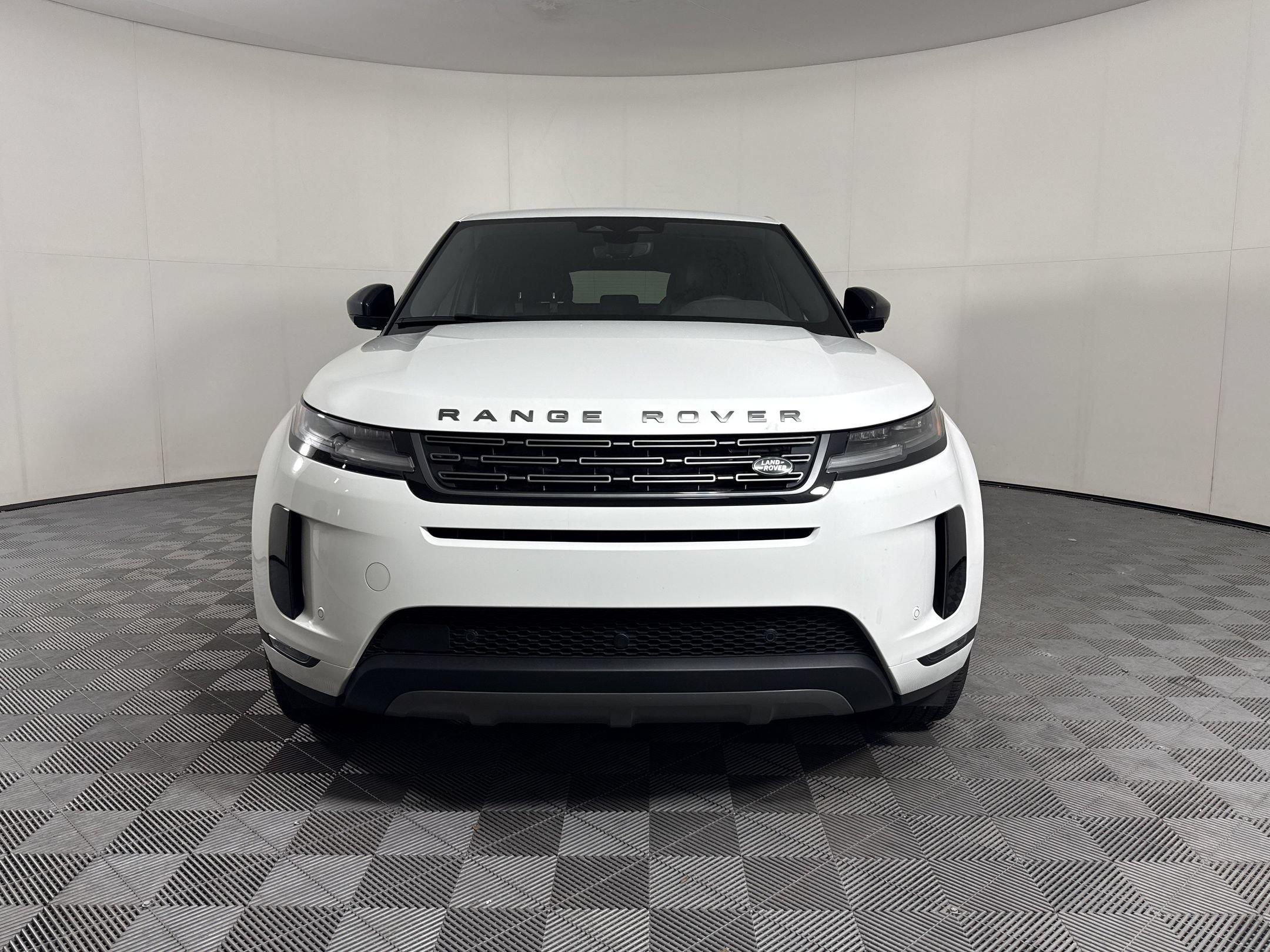 Used 2024 Land Rover Range Rover Evoque S AWD/4WD image 6