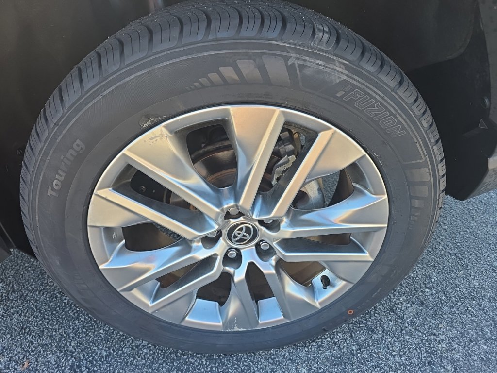 Certified 2022 Toyota RAV4 XLE Premium FWD image 8