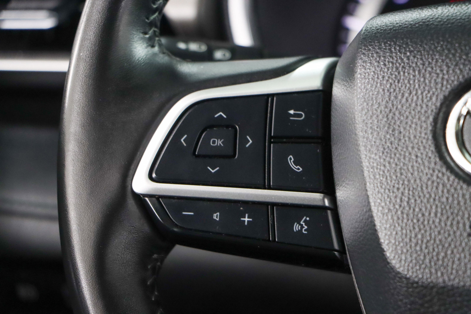 Used 2024 Toyota Highlander XLE image 14