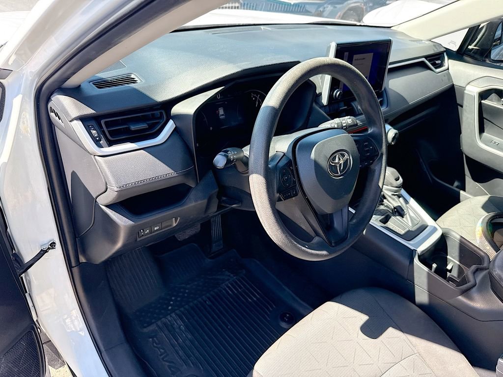 Used 2023 Toyota RAV4 XLE image 10