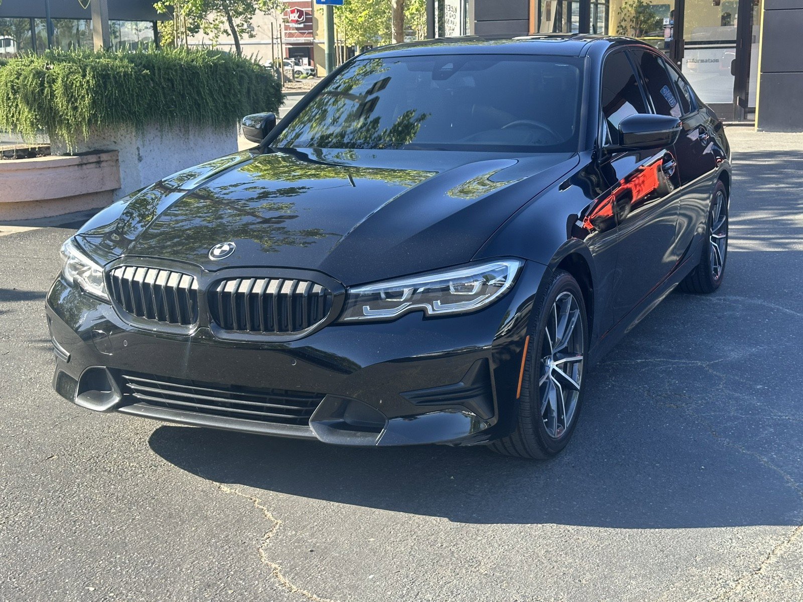 Used 2019 BMW 330i Sedan w/ Premium Package image 4