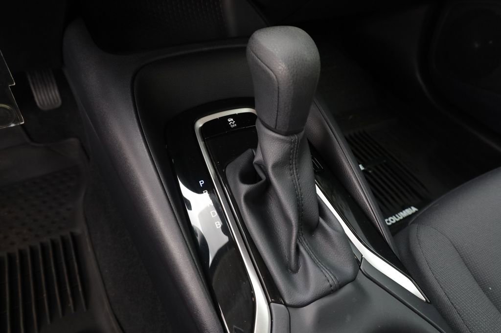 Used 2025 Toyota Corolla LE image 10
