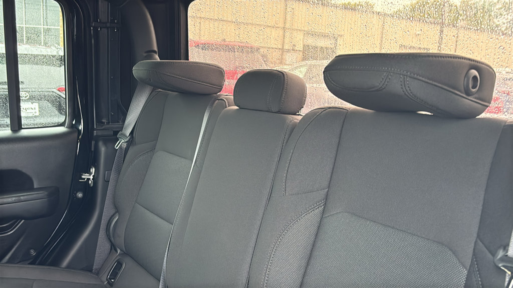 Used 2023 Jeep Gladiator Sport AWD/4WD image 28