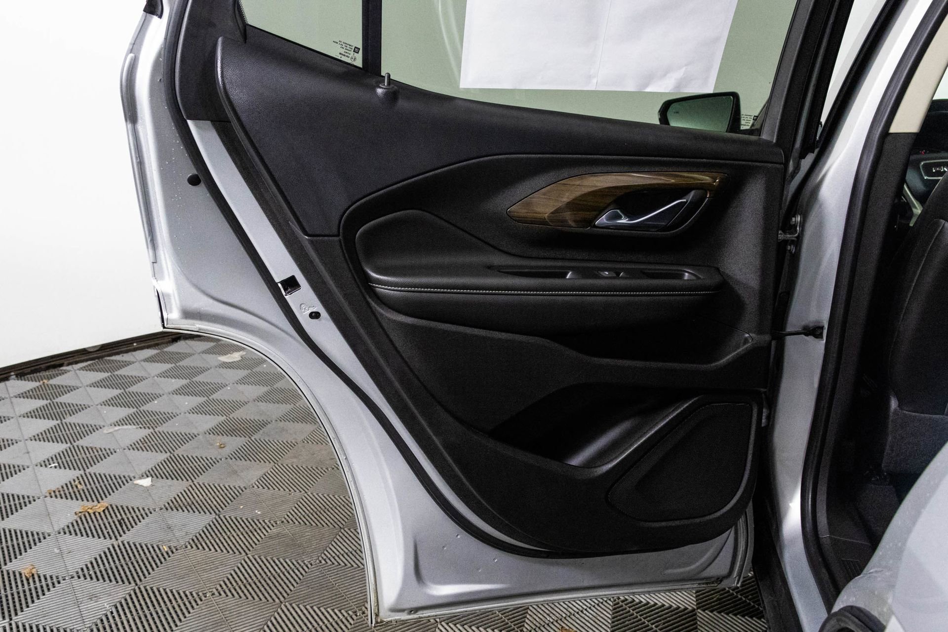 Used 2019 GMC Terrain Denali w/ Advanced Safety Package image 36