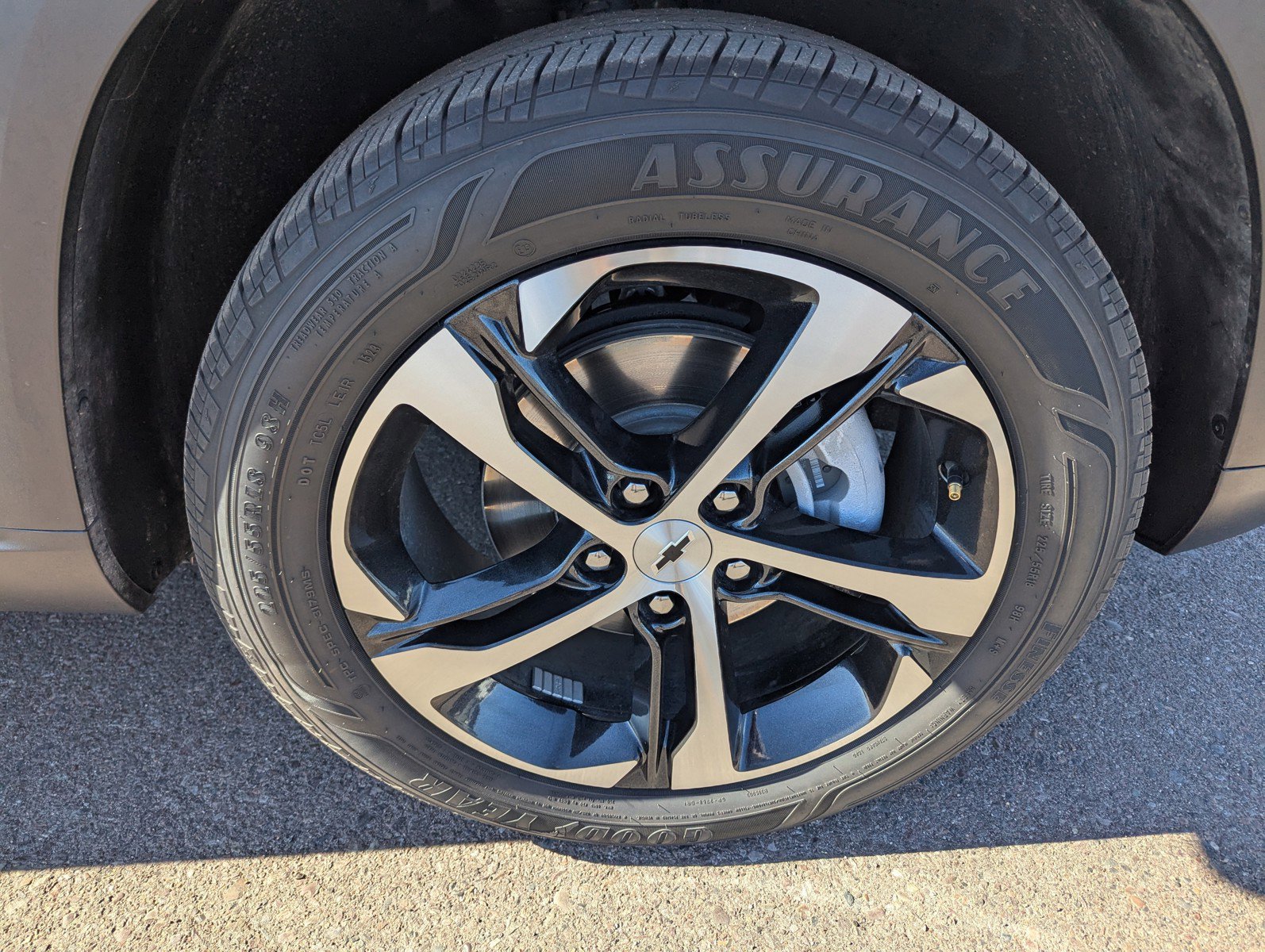 Certified 2024 Chevrolet Trax RS w/ Driver Confidence Package image 9