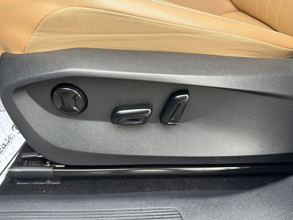 Used 2022 Volkswagen Tiguan SE image 17