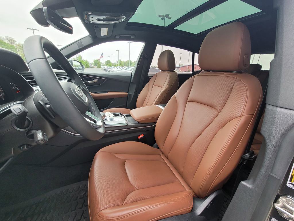 Used 2023 Audi Q8 Prestige AWD/4WD image 12
