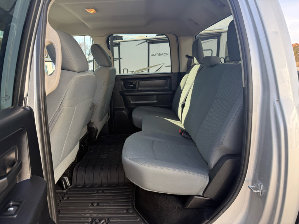 Used 2017 RAM 3500 Tradesman w/ Chrome Appearance Group image 13