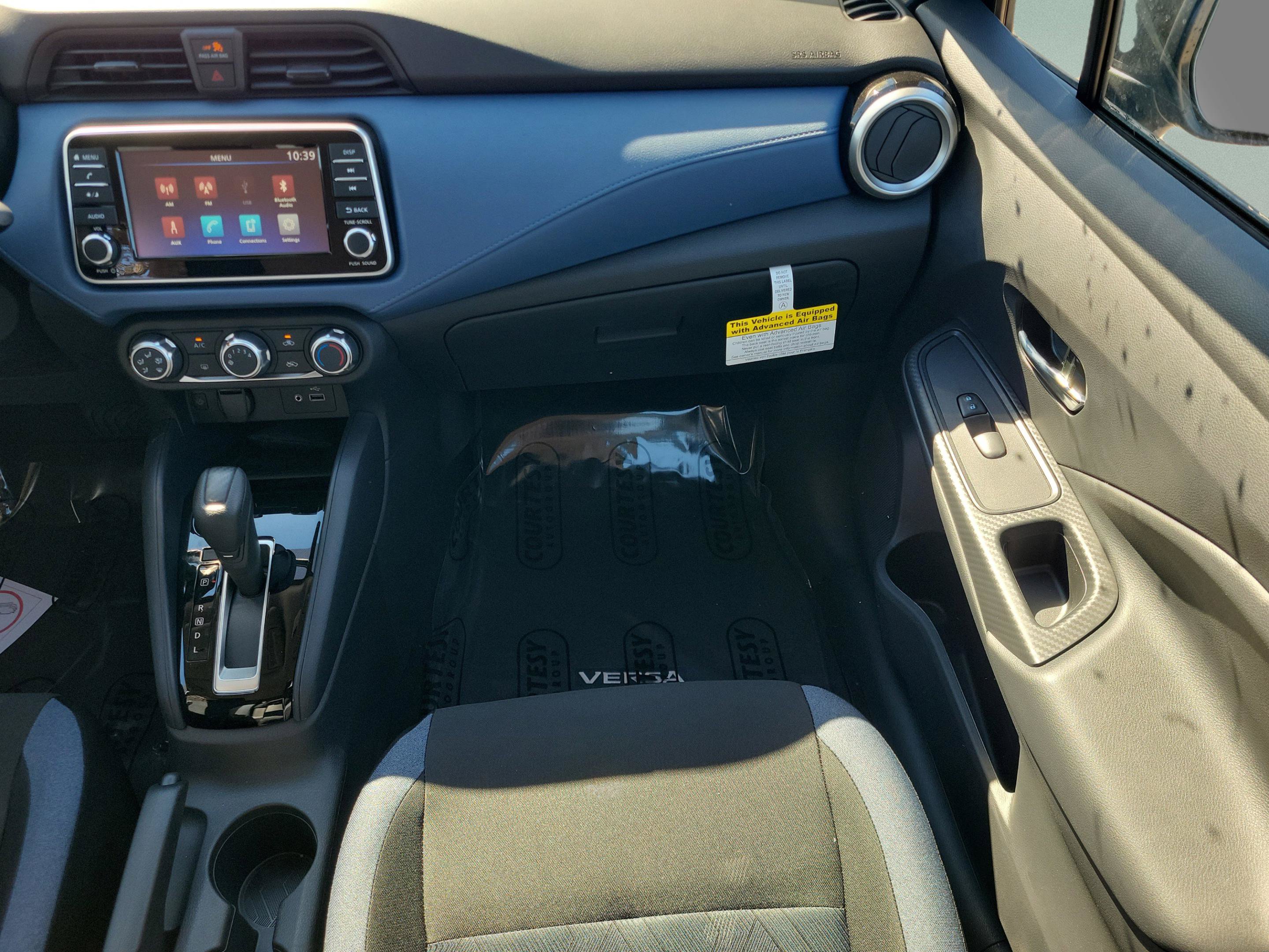 New 2025 Nissan Versa SV w/ Trunk Package FWD image 16
