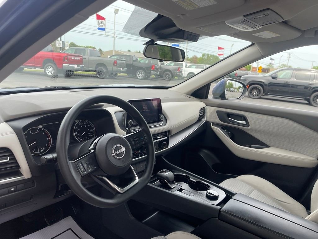 Used 2022 Nissan Rogue SV AWD/4WD image 15