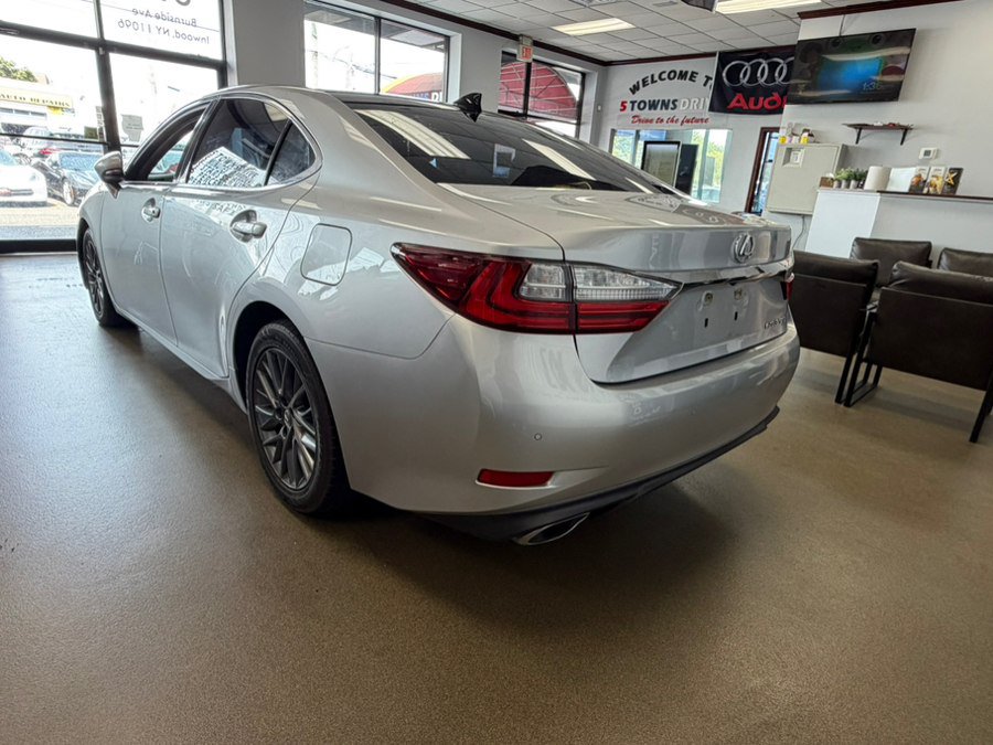 Used 2018 Lexus ES 350 w/ Navigation System Package FWD image 11