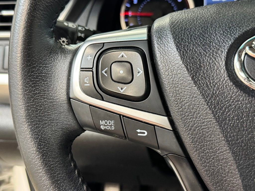 Used 2016 Toyota Camry SE FWD image 29