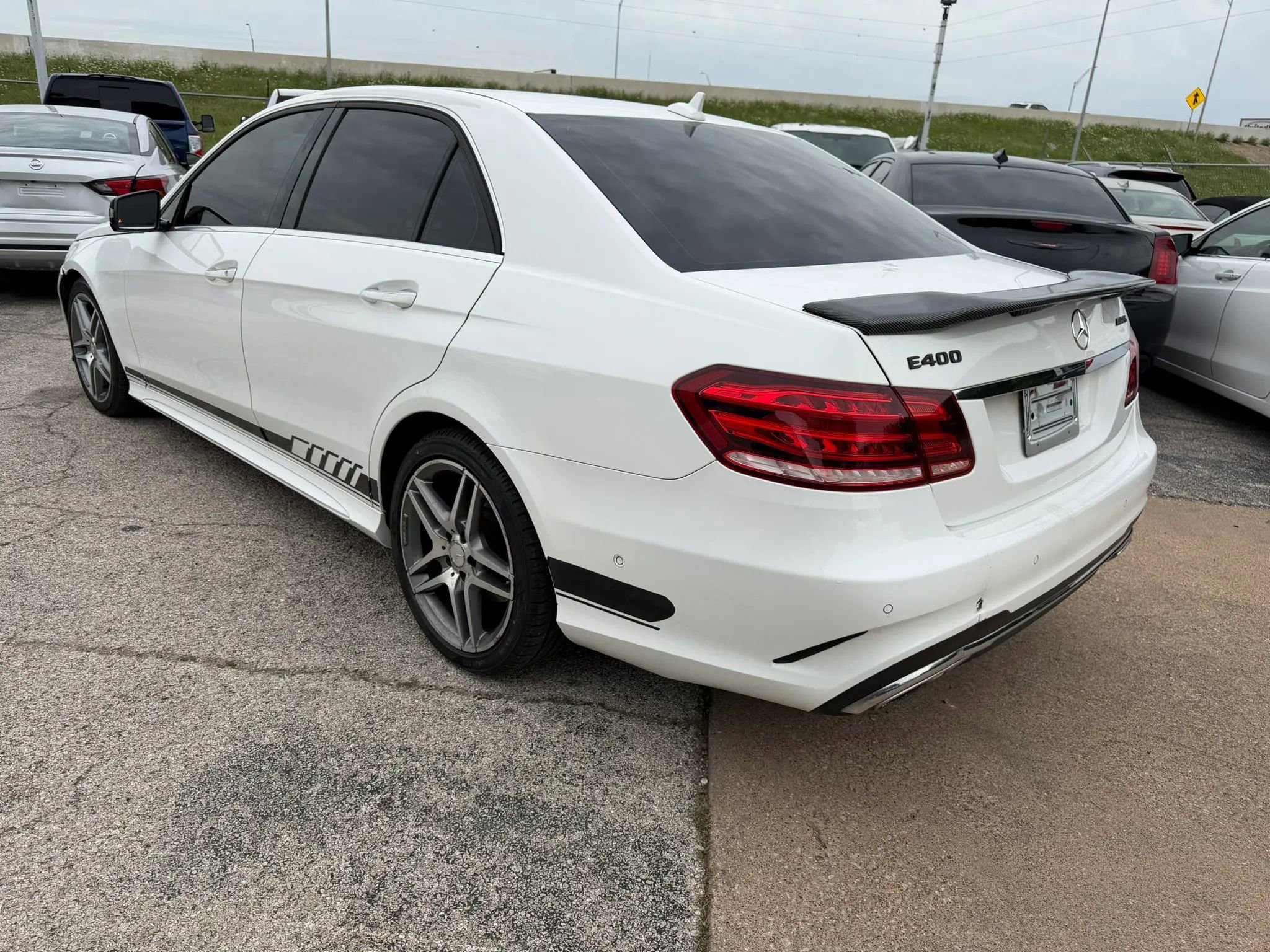 Used 2015 Mercedes-Benz E 400 Sedan w/ Lighting Package image 10