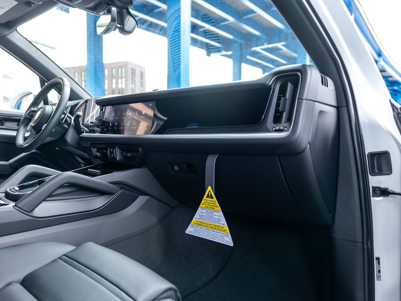 Certified 2025 Porsche Cayenne image 33