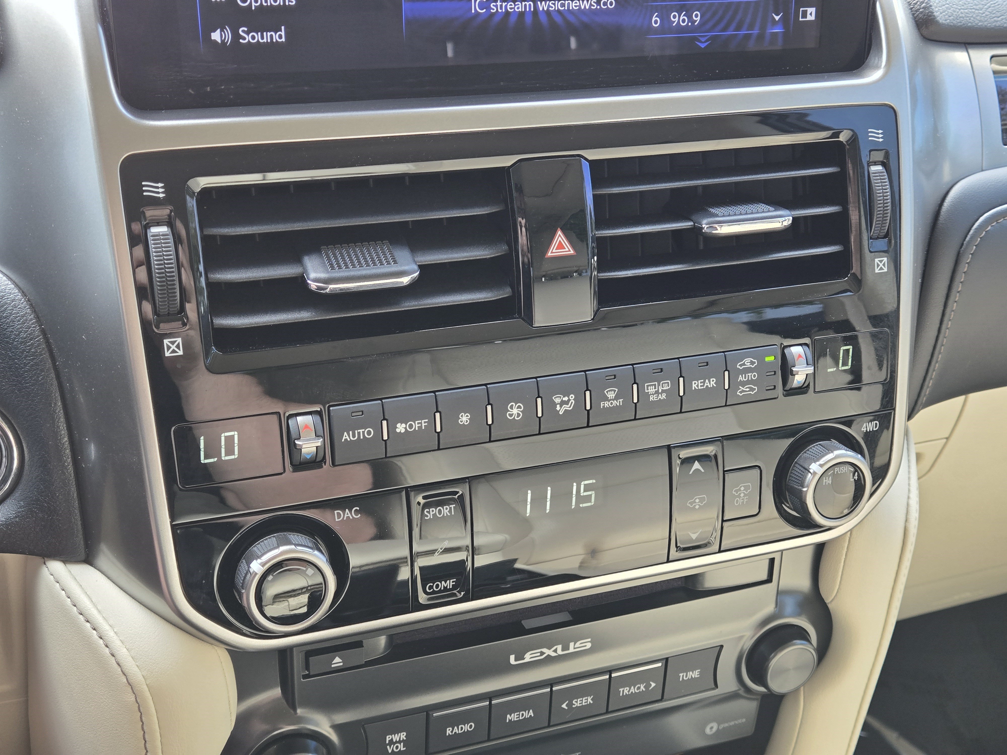 Certified 2023 Lexus GX 460 Luxury w/ Accessory Package AWD/4WD image 22