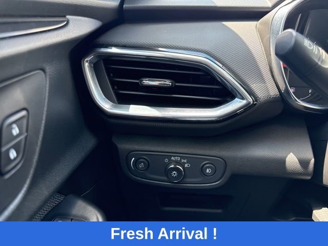 Used 2022 Chevrolet TrailBlazer LT FWD image 9