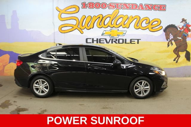 Used 2017 Chevrolet Cruze LT w/ LT True North Edition FWD image 1