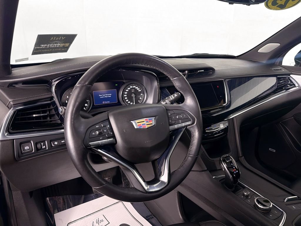 Used 2023 Cadillac XT6 Premium Luxury image 9