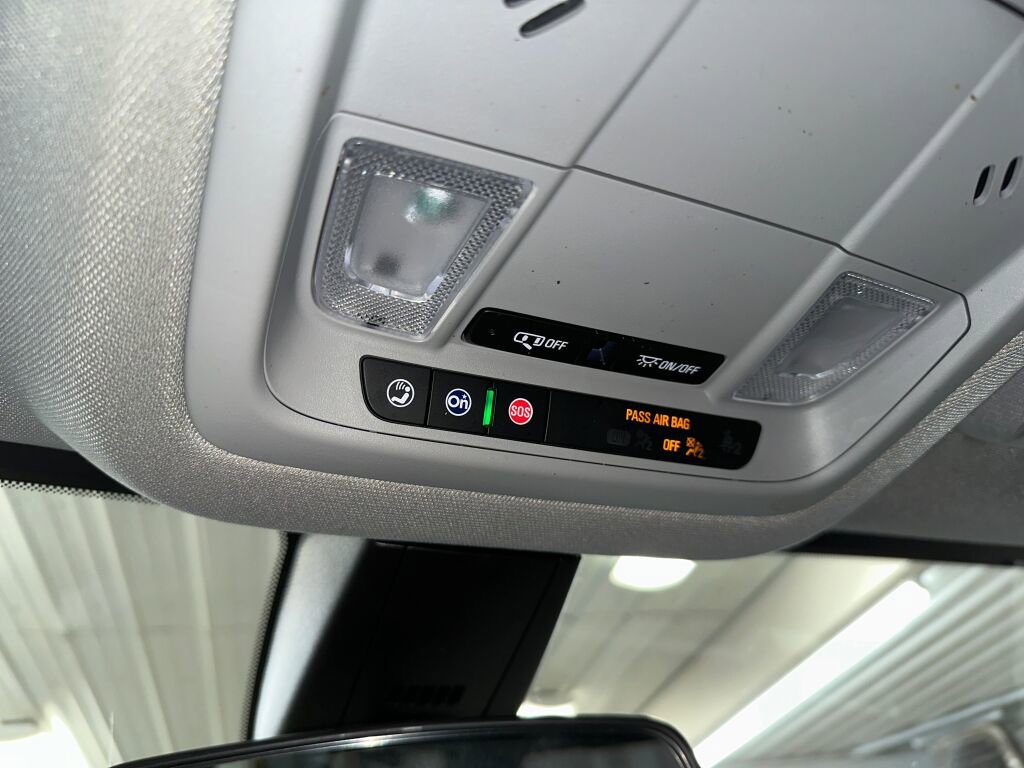 Certified 2022 GMC Acadia SLE w/ Driver Convenience Package image 17