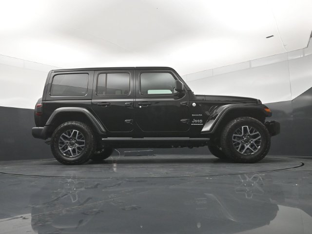 Used 2024 Jeep Wrangler Unlimited Sahara w/ Dual Top Group AWD/4WD image 24