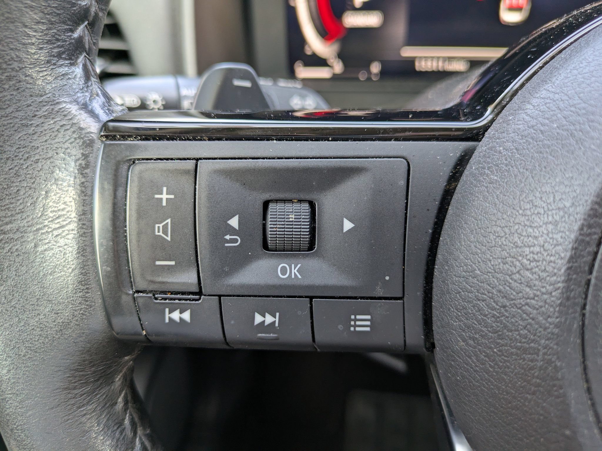 Certified 2024 Nissan Rogue SL FWD image 26