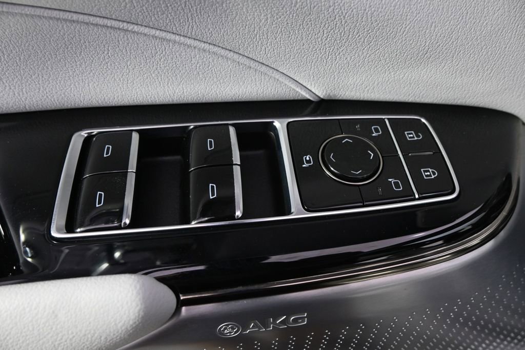 New 2025 Cadillac Lyriq Luxury AWD/4WD image 23