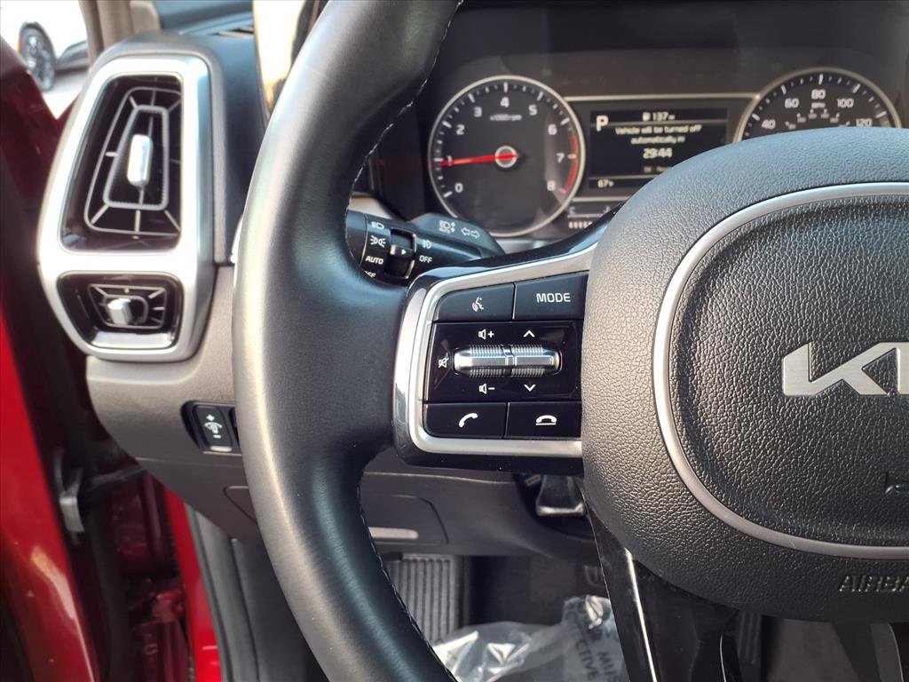 Certified 2022 Kia Sorento SX image 17