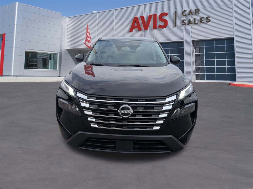 Used 2024 Nissan Rogue SV image 2