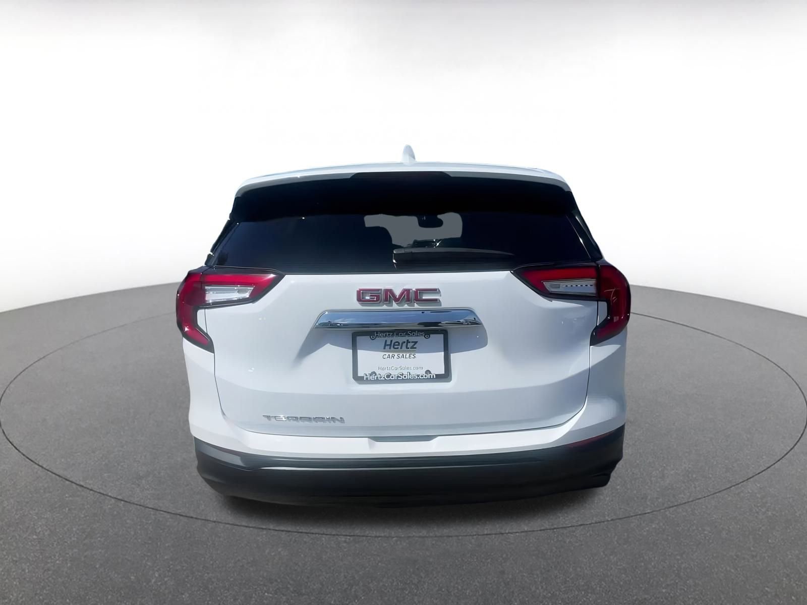 Used 2024 GMC Terrain SLE image 12