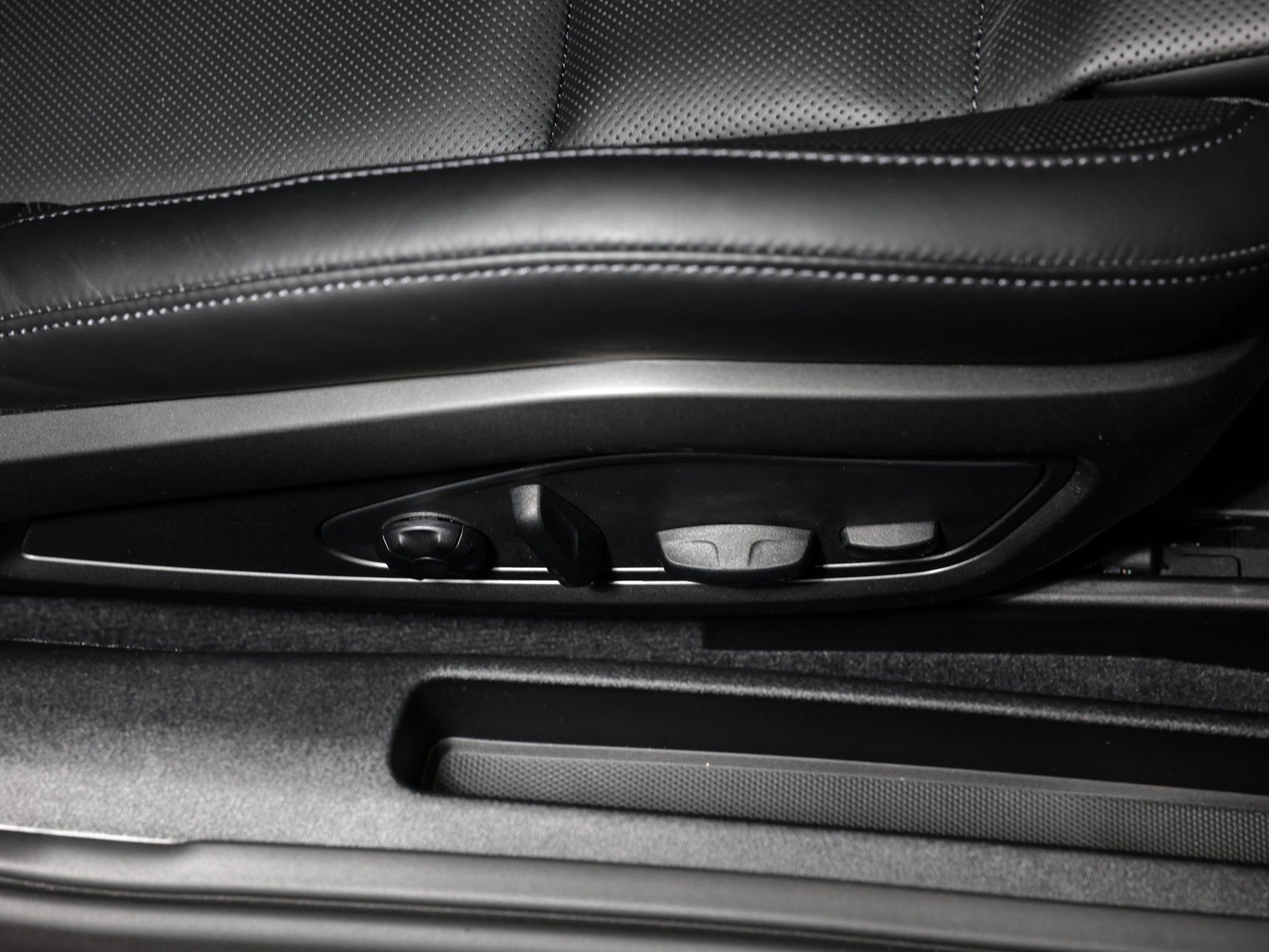 Used 2023 Porsche 911 Carrera S w/ Sport Chrono Package image 46