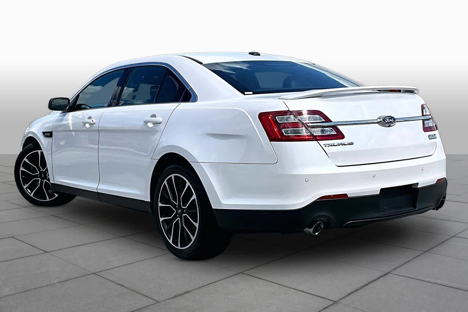 Used 2018 Ford Taurus SHO w/ Driver Assist Package AWD/4WD image 12