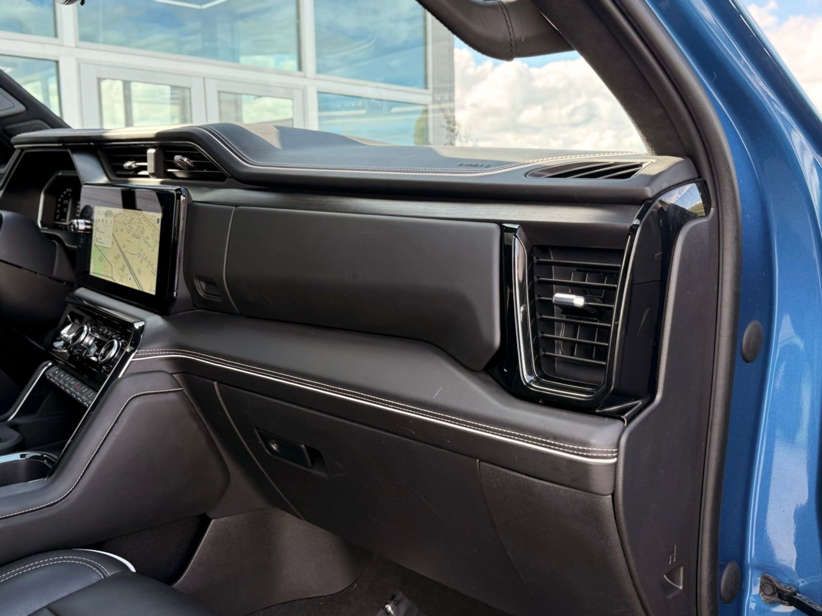 Used 2023 GMC Sierra 1500 AT4X image 39