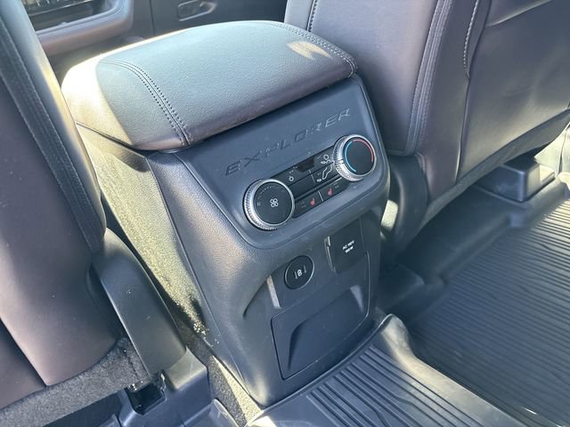 Used 2025 Ford Explorer Platinum RWD image 23