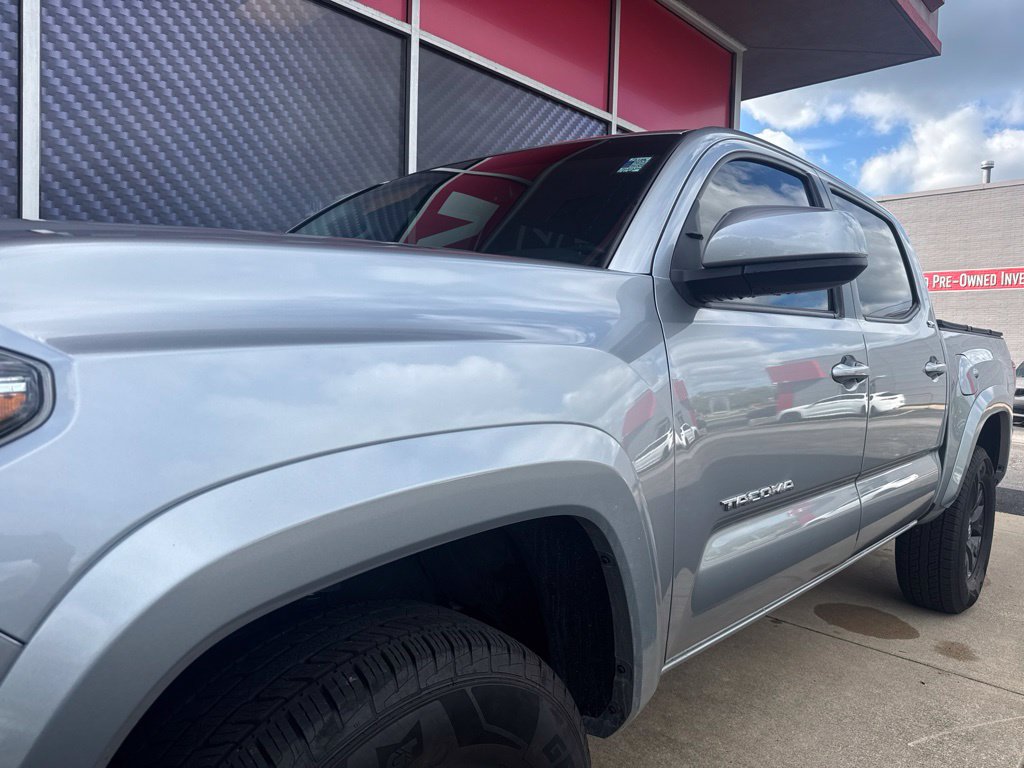Used 2023 Toyota Tacoma SR5 AWD/4WD image 17